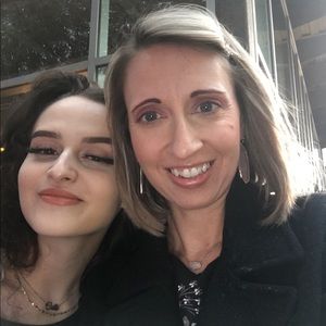 Meet your Posher, Brooke